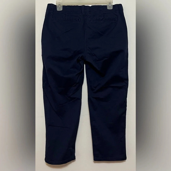 Crown and ivy navy Capri pants. Size 6 - Picture 2 of 11